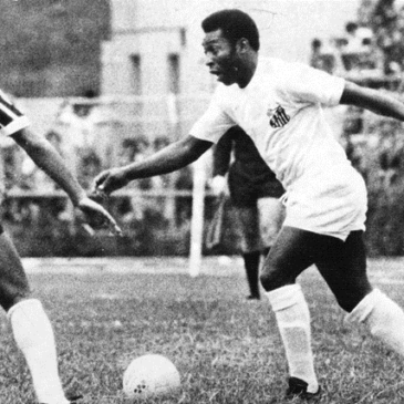 Há 63 Anos, o Santos Goleava o Corínthians com 4 Gols de Pelé      